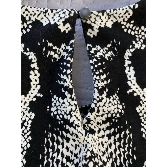 NWOT J McLaughlin Sz M Snake Print Blk White Pockets Keyhole Back 3/4 Slv Dress - Picture 10 of 13